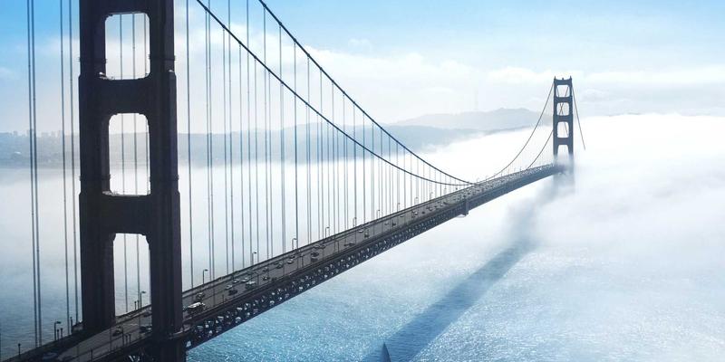 破局传统工业：基于容器化与微服务的软件架构如何重塑智能制造