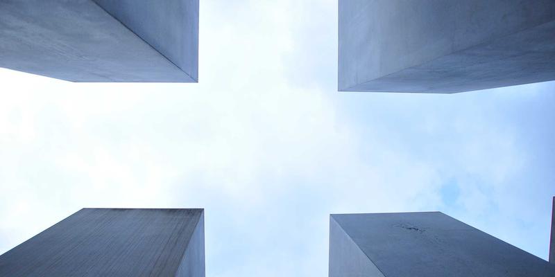 超越单轴运动:解锁工业自动化新高度的三大核心技术——多轴同步、电子凸轮与机器人协同编程